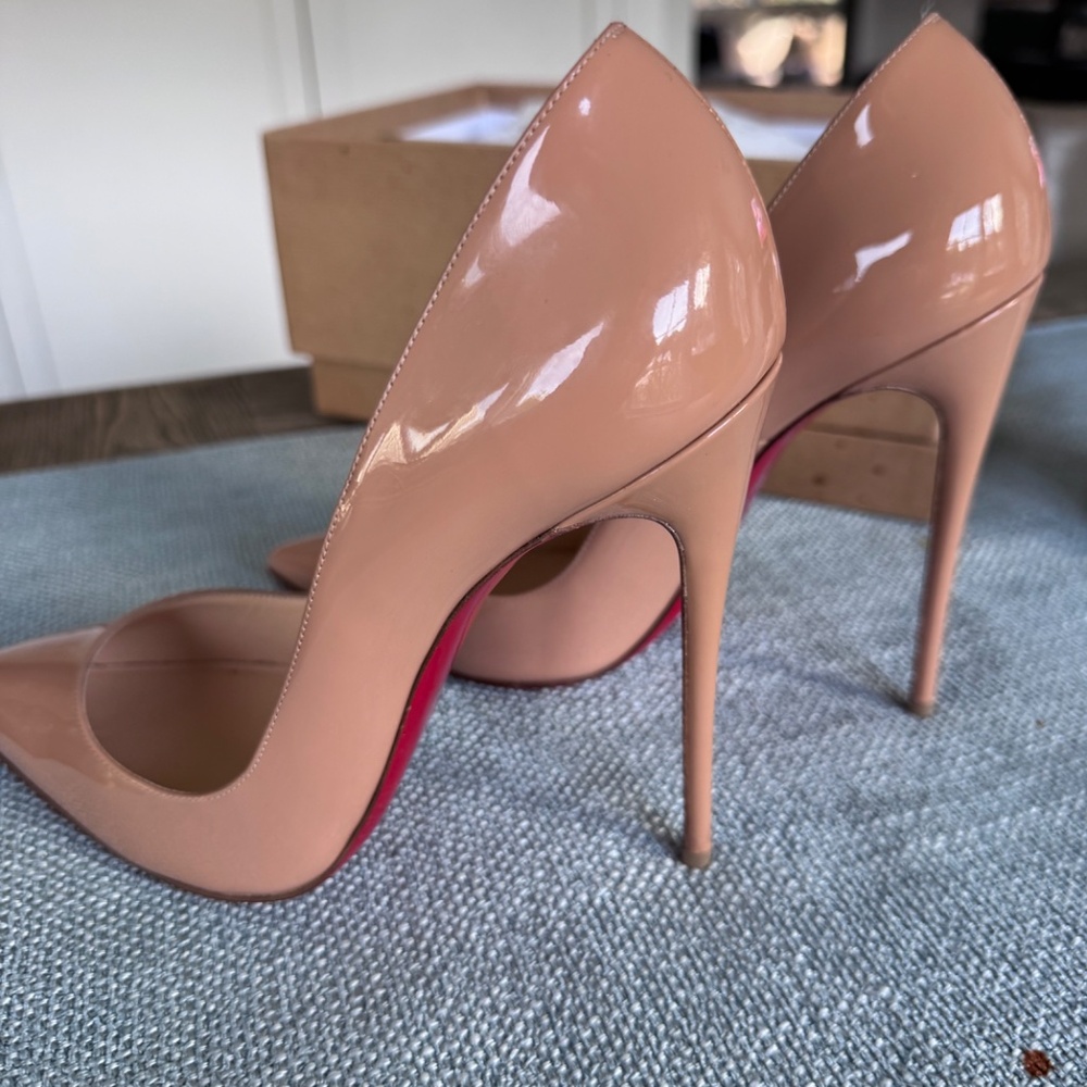 Christian Louboutin So Kate Heels - Picture 3 of 12
